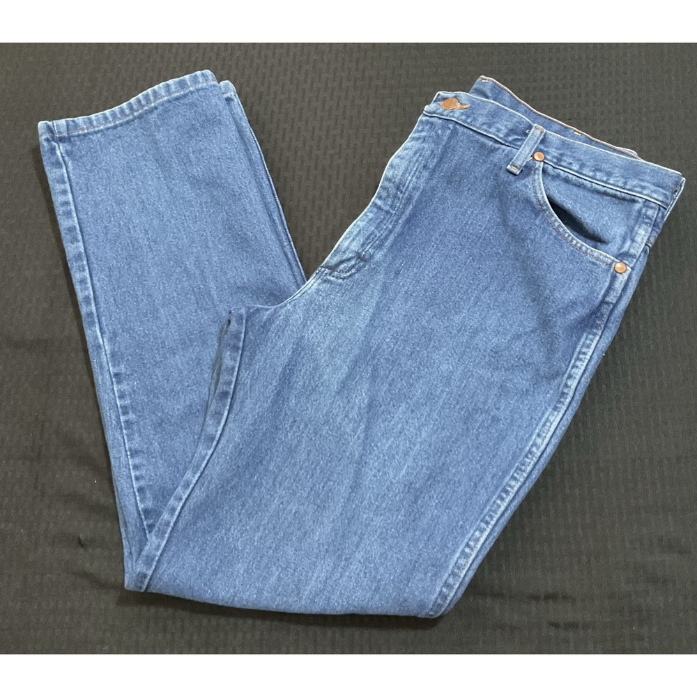 Wrangler Jeans Mens 38x32 Blue Regular Straight Zip Fly Denim Medium Wash